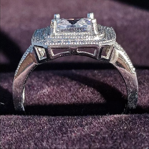 New Luxury 925 Silver Vintage Diamond Wedding Ring - Picture 2 of 3